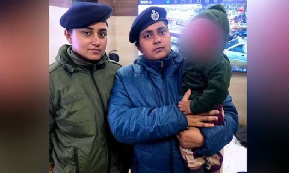 বিয়েতে অস্বীকৃতির জেরে প্রেমিকার সন্তান নিয়ে পালাল যুবক