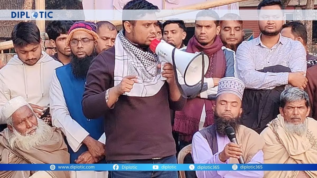 গোলামি না আজাদি—এই লড়াইয়ে দেশ বিভক্ত”: কুমিল্লায় এনসিপি নেতা হাসনাত আবদুল্লাহ