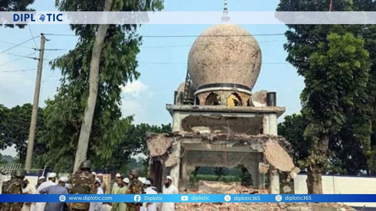 ১৬ মাসে ১১৩ মাজারে হামলা, অধিকাংশ ঘটনায় নিষ্ক্রিয় প্রশাসন – মাকামের প্রতিবেদন