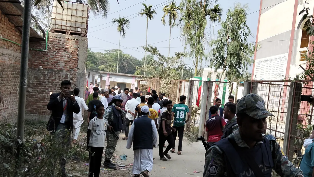 আনোয়ারায় বিএনপি-মোমবাতি সমর্থকদের মধ্যে সংঘর্ষ, আহত ৬